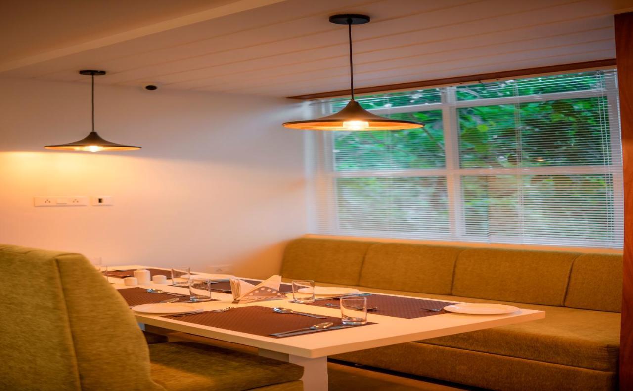 Hotel Bliss Jorhāt Buitenkant foto