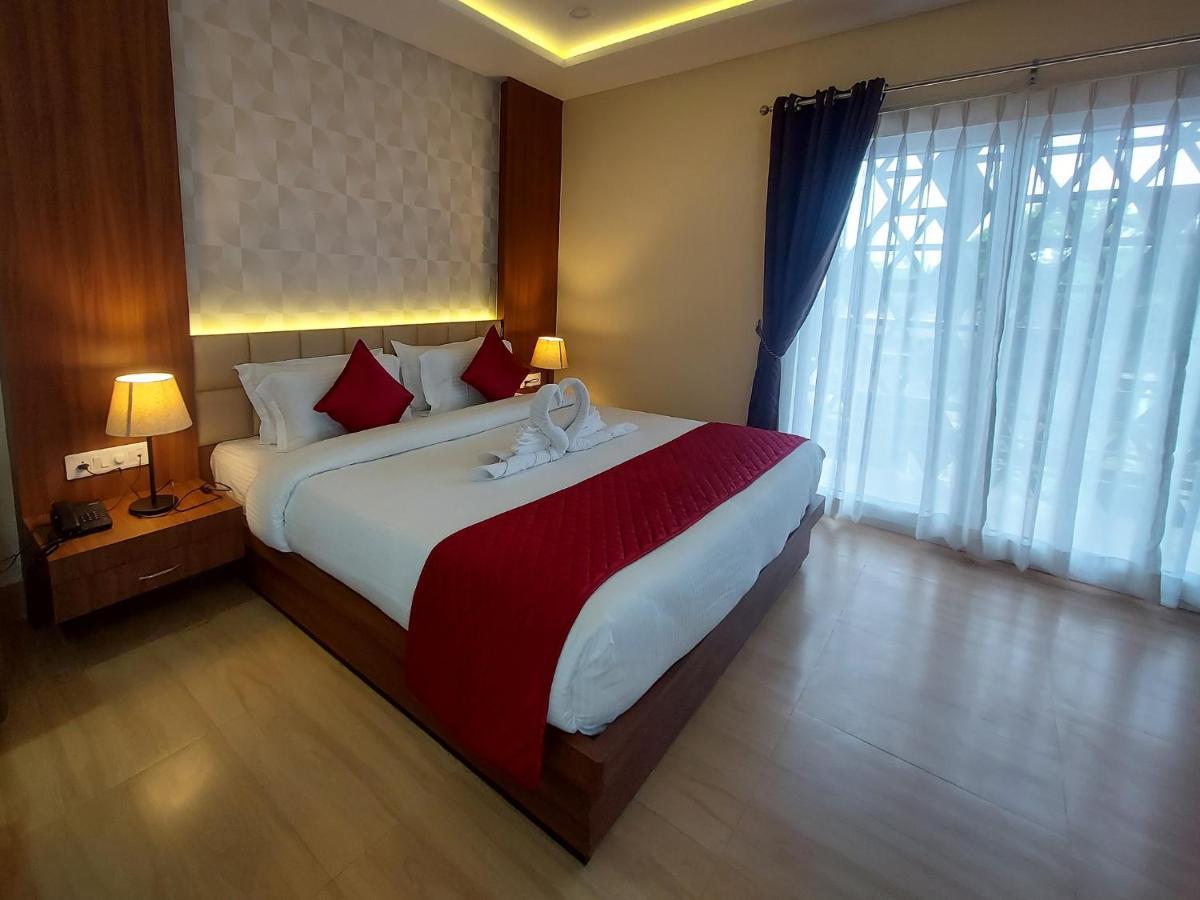 Hotel Bliss Jorhāt Buitenkant foto