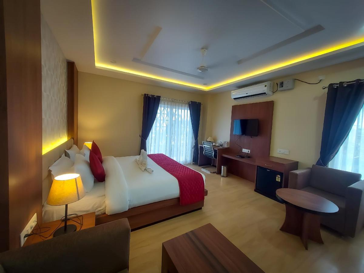 Hotel Bliss Jorhāt Buitenkant foto